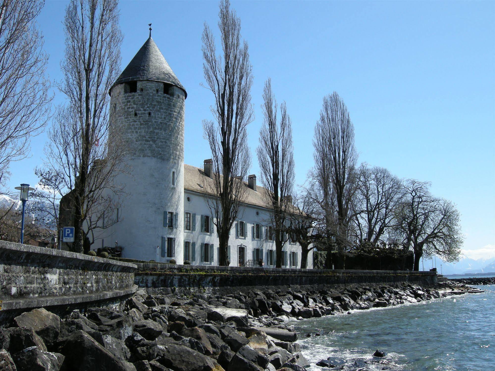 Hotel De La Vieille Tour Ла-Тур-де-Пей Экстерьер фото